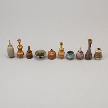 JOHN ANDERSSON, miniatyrer, 10 st, stengods, signerade, Höganäs, 1900-talets andra hälft.