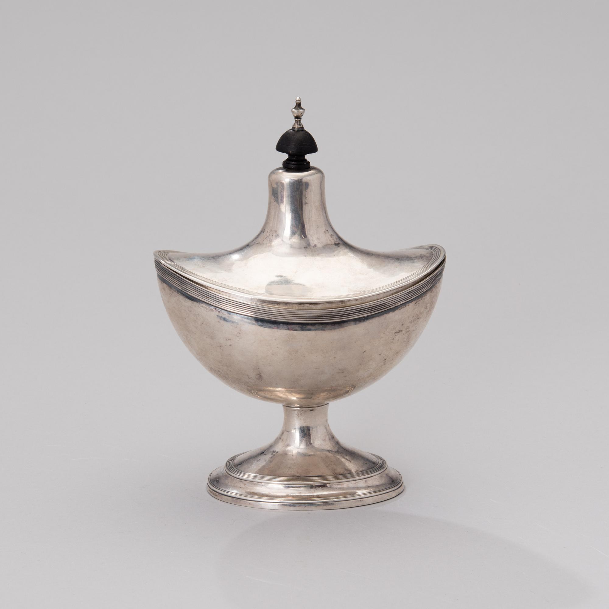 A SILVER SUGAR BOWL WITH LID, probably Portugal, Oporto ca 1790-1810.