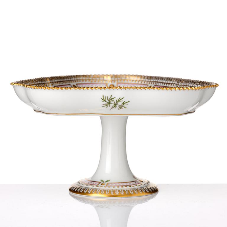 Kakfat, porslin. Royal Copenhagen, "Flora Danica", Danmark, 1900-tal.