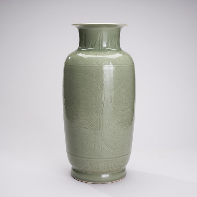 LATTIAMALJAKKO, posliinia, Kiina 1900-luvun puoliväli.