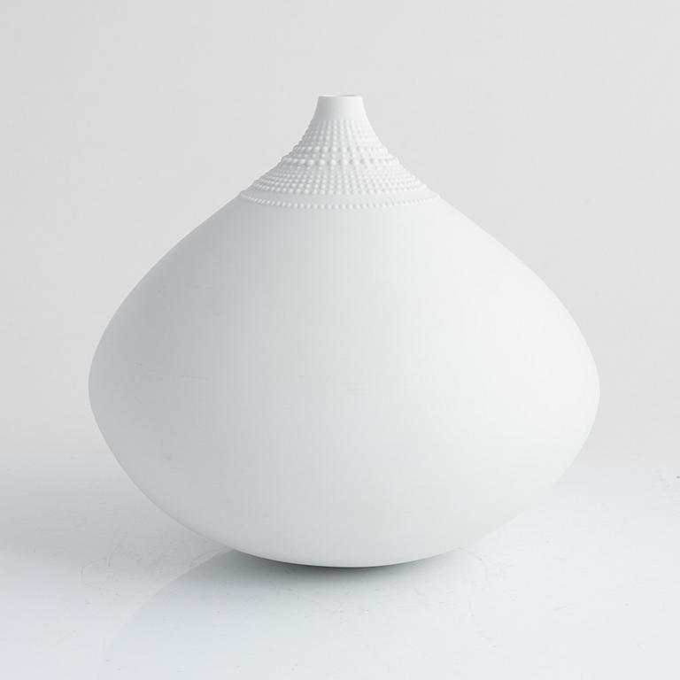 Tapio Wirkkala, a porcelain "Pollo" vase/sculpture, Studio-Line Rosenthal.