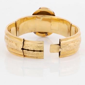 A G Möllenborg 18K gold demi parure comprising a bracelet, a brooch and a pair of earrings.