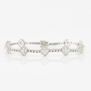 Bracelet 18K white gold with round brilliant-cut diamonds.