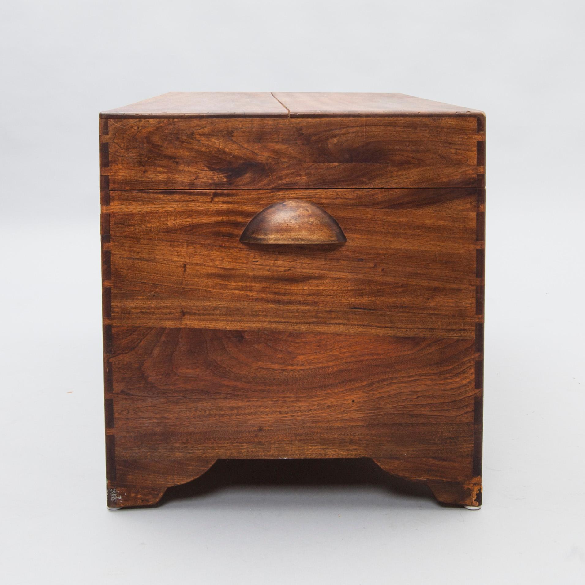 KAMFERKISTA, 1900-talets senare hälft.