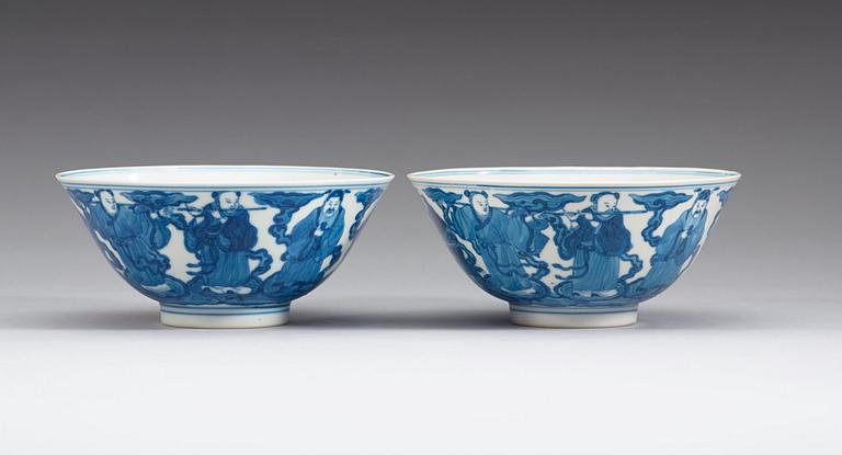 A pair of blue and white bowls, Qing dynasty (1644-1912), with Qianlong sealmark.