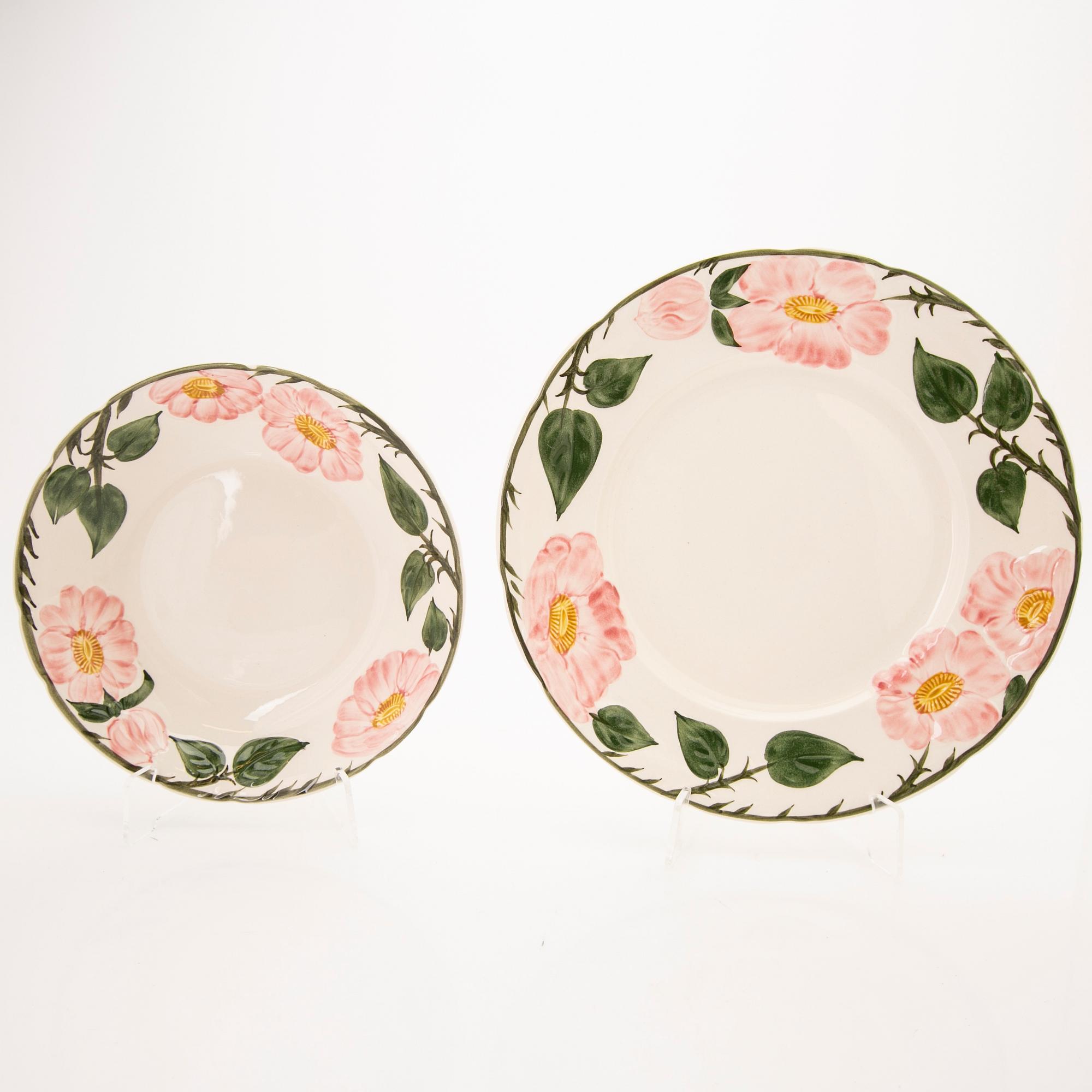 Dinner service, 48 pieces, “Wild Rose”, Villeroy & Boch, Germany.