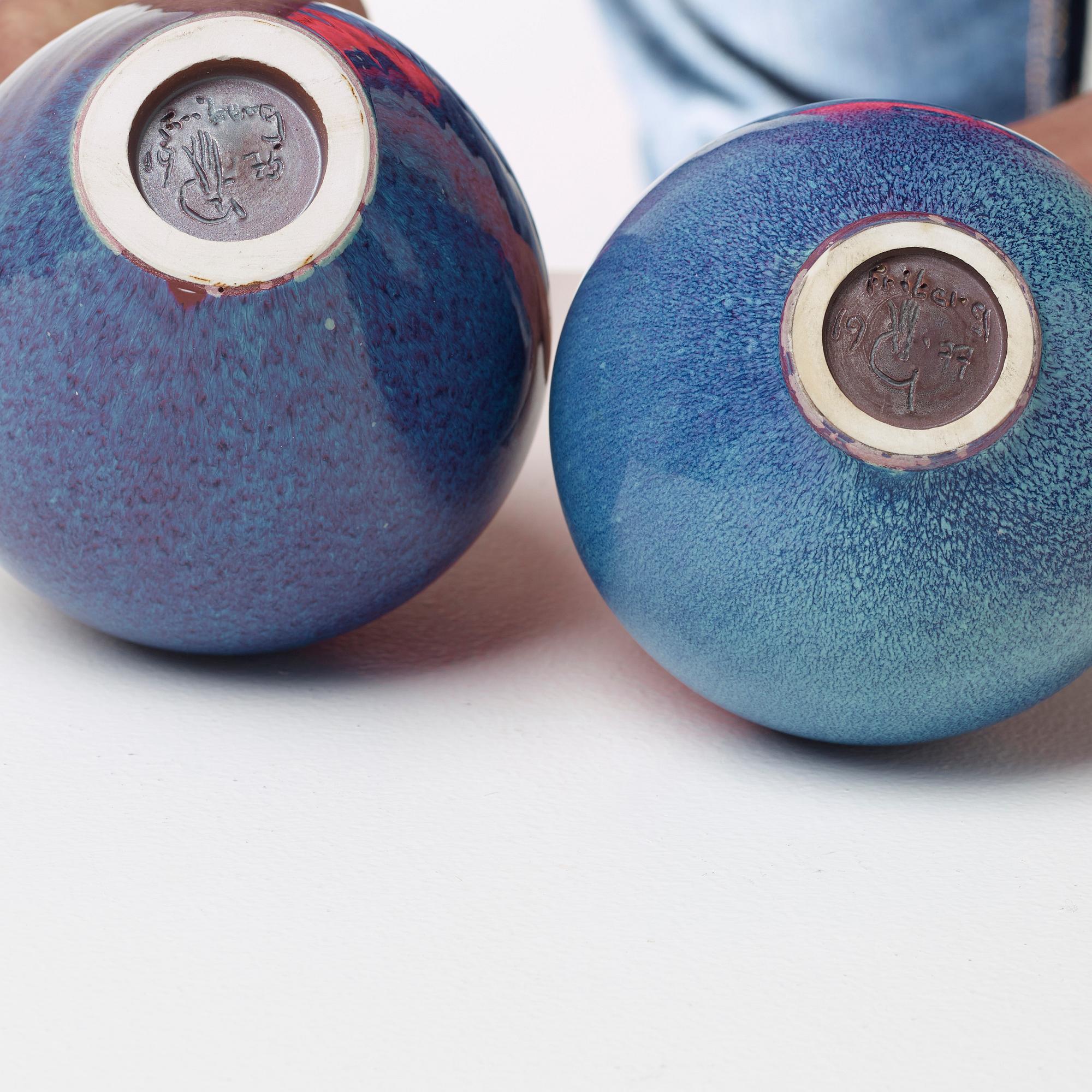 VASER, 2 st, stengods, Berndt Friberg, Gustavsberg Studio 1975 och 1977.