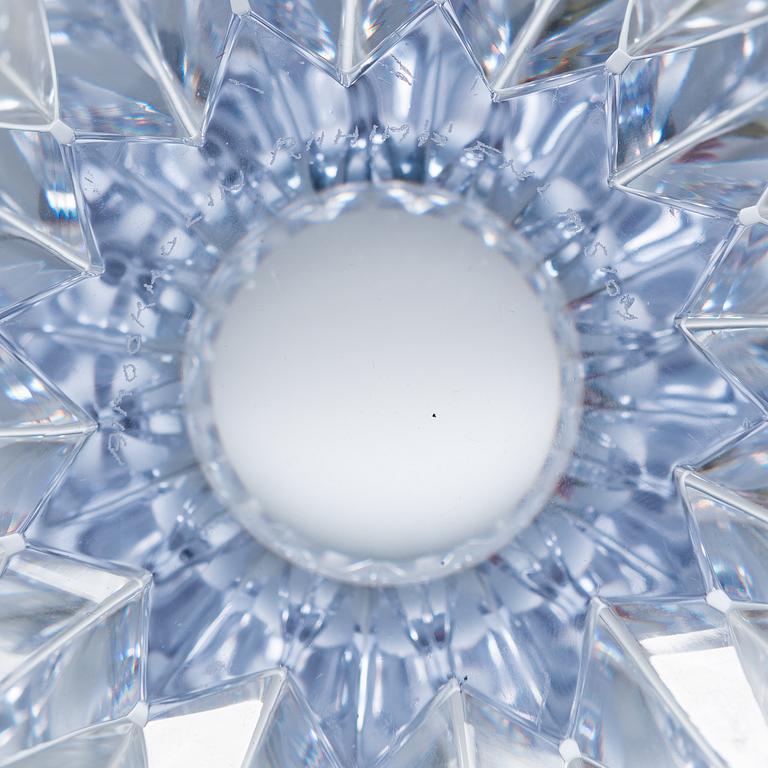 AIMO OKKOLIN, A 'Water Lily' bowl, signed Aimo Okkolin, Riihimäen Lasi Oy.