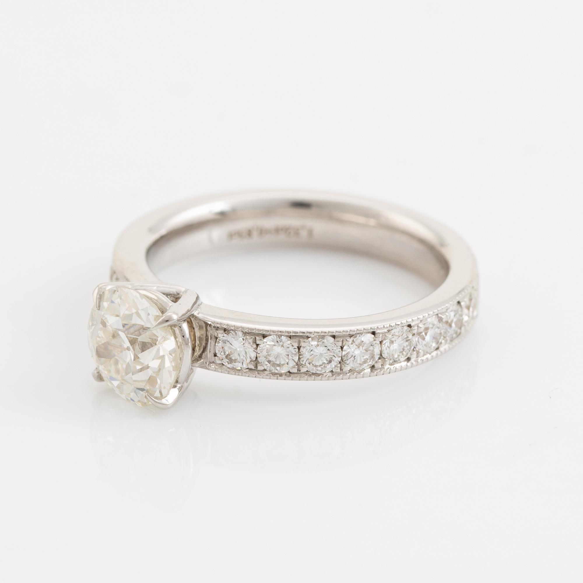 Ring med gammalslipad diamant.