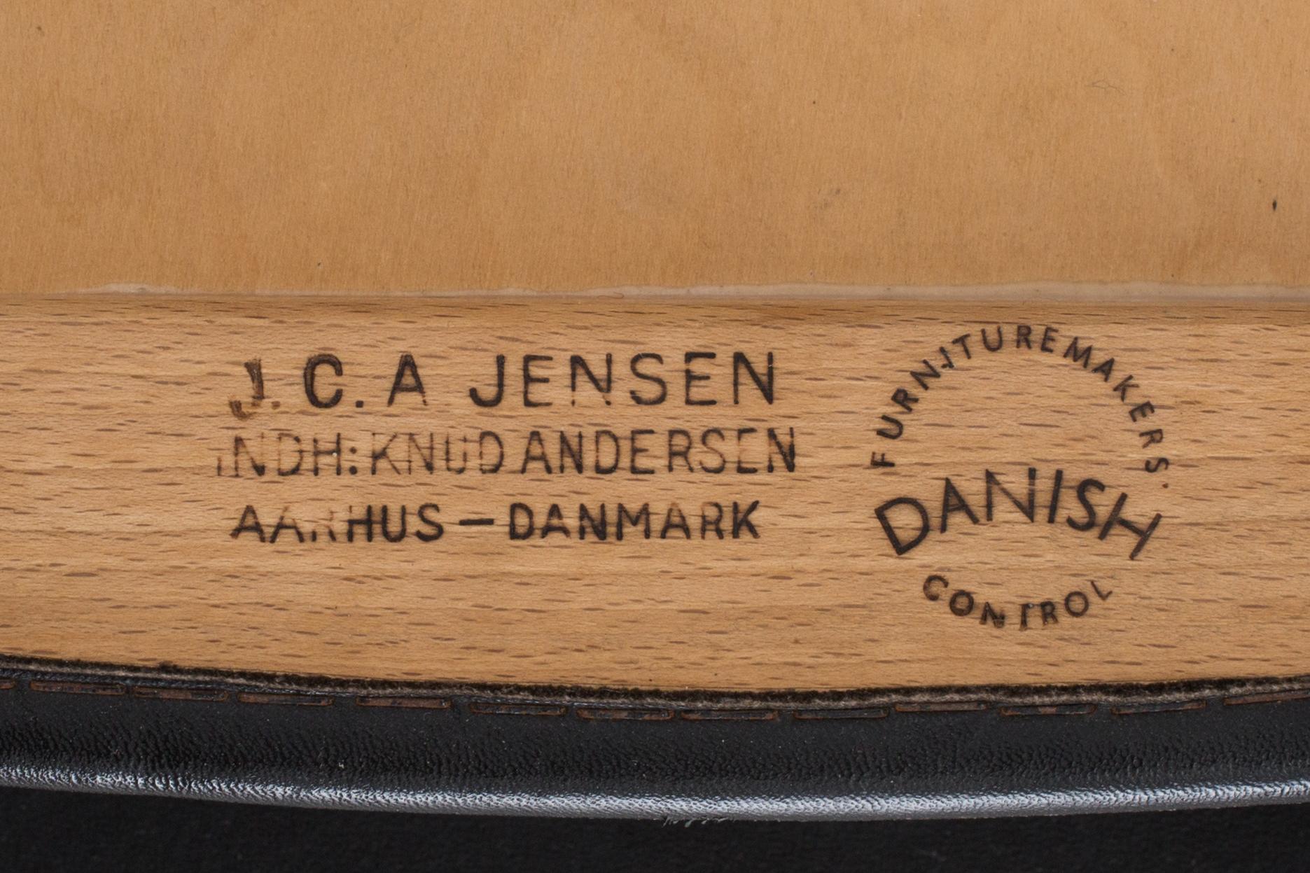 BORD samt 4 STOLAR, teak, JCA Jensen, Knud Andersen Aarhus, Danmark. 1950-tal.