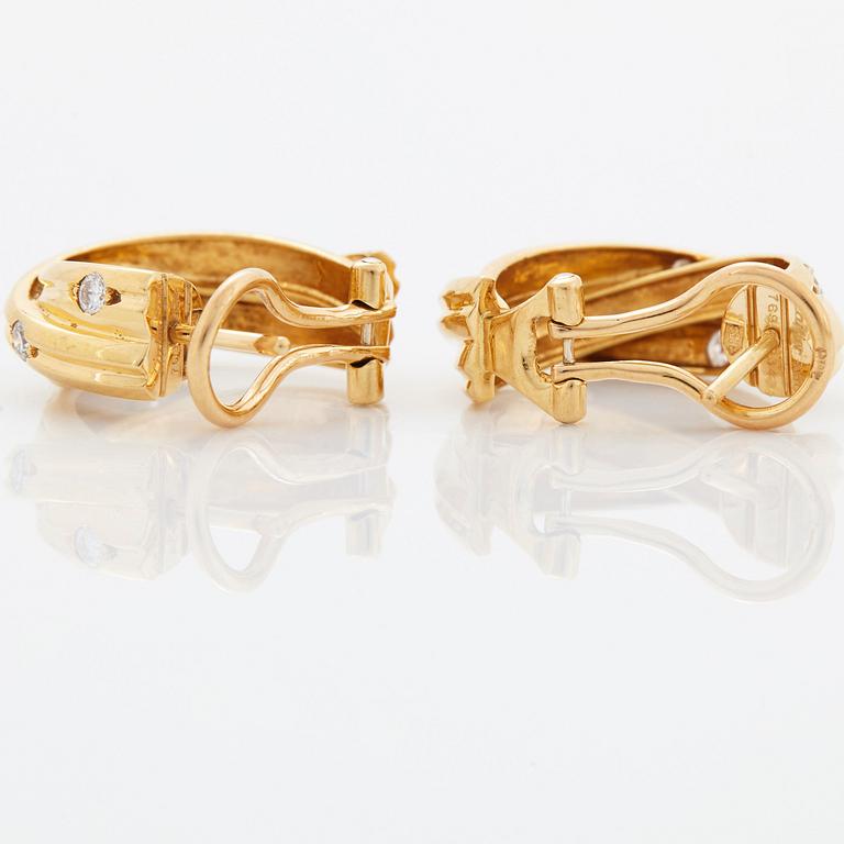 Cartier ett par örhängen "Trinity" 18K guld med runda briljantslipade diamanter.