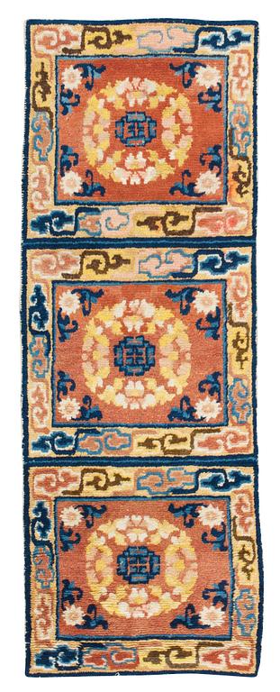 MEDITATION RUG. Antique Ningxia. 165 x 59 cm. China late Qing dynasty.