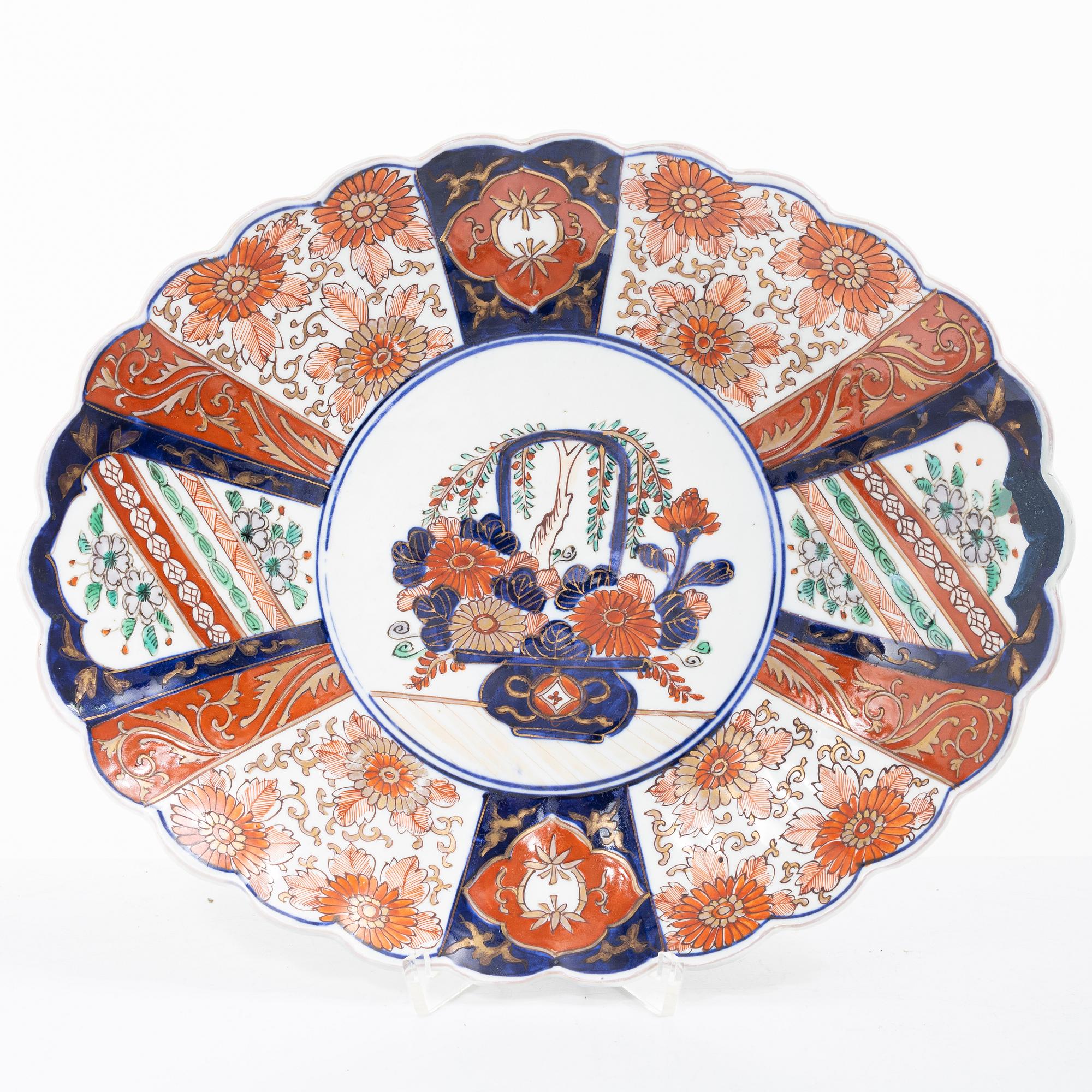Fat och urna, porslin, Japan, Meiji (1868-1912).