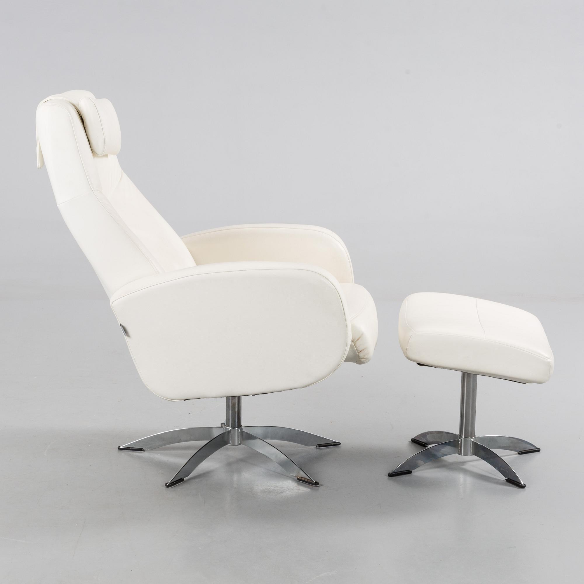 A HJORT KNUDSEN "OPUS" SWIVEL CHAIR. 21TH CENTURY.