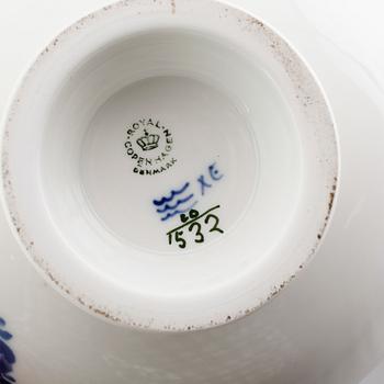 SERVISPORSLIN, 42 delar, "Blå blomst", Royal Copenhagen.