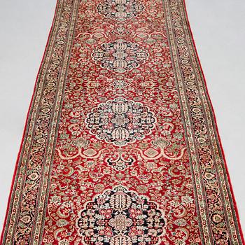 Gallerimatta, silke, orientalisk, 301 x 76 cm.
