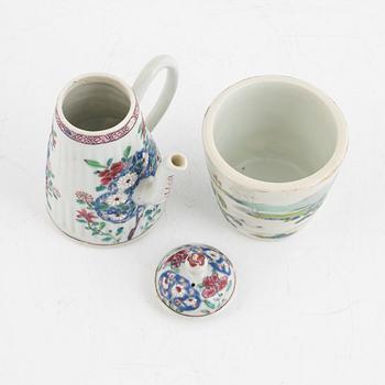 A porcelain tea pot and cup, china, 18th-19th century.
