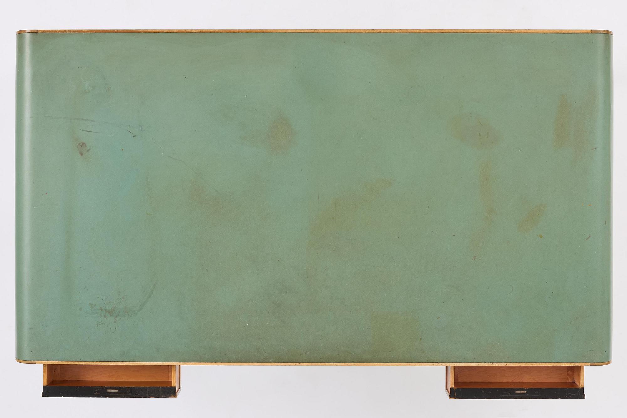 Carl Hörvik, a Swedish Grace desk, Nordiska Kompaniet, for Les Arts Décoratifs Suédois, Paris, 1928.