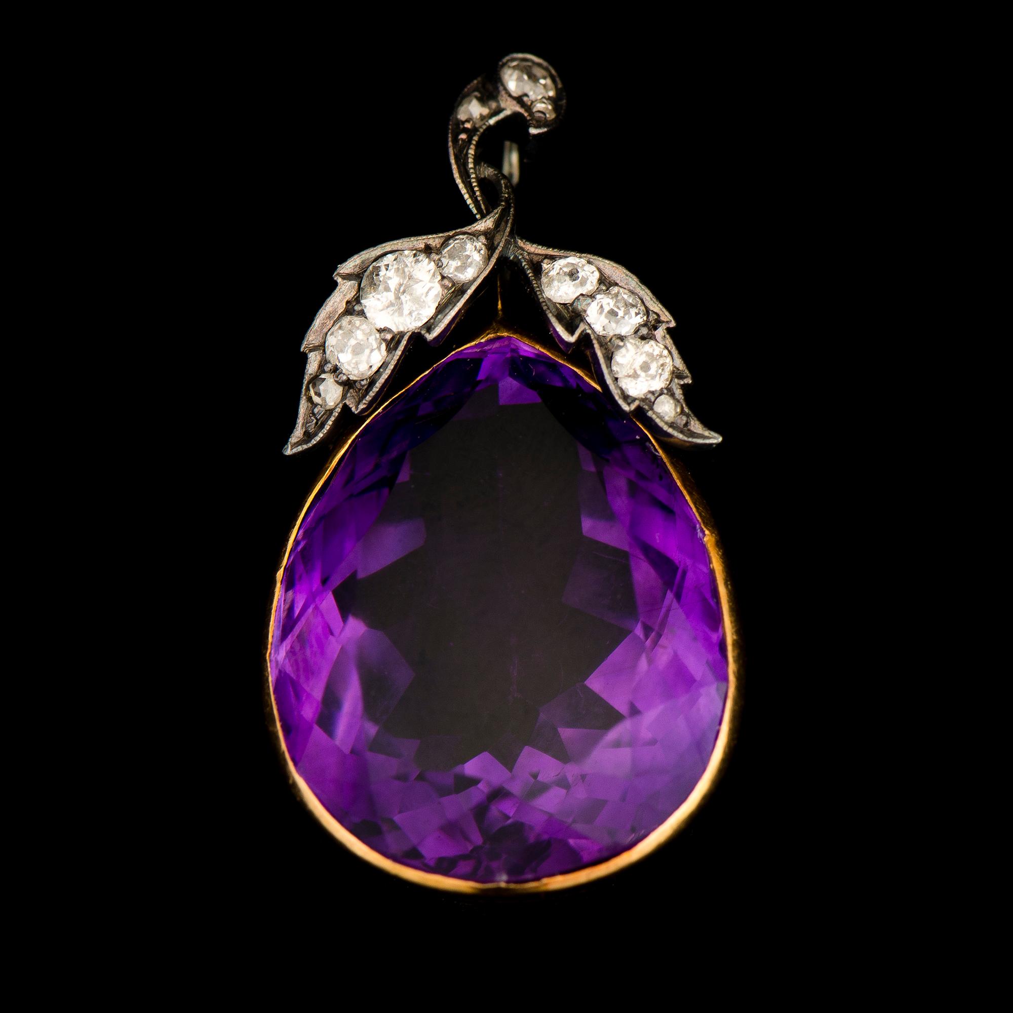 HÄNGE, fasettslipad ametist, gammalslipade diamanter, 14K (56) guld och silver.