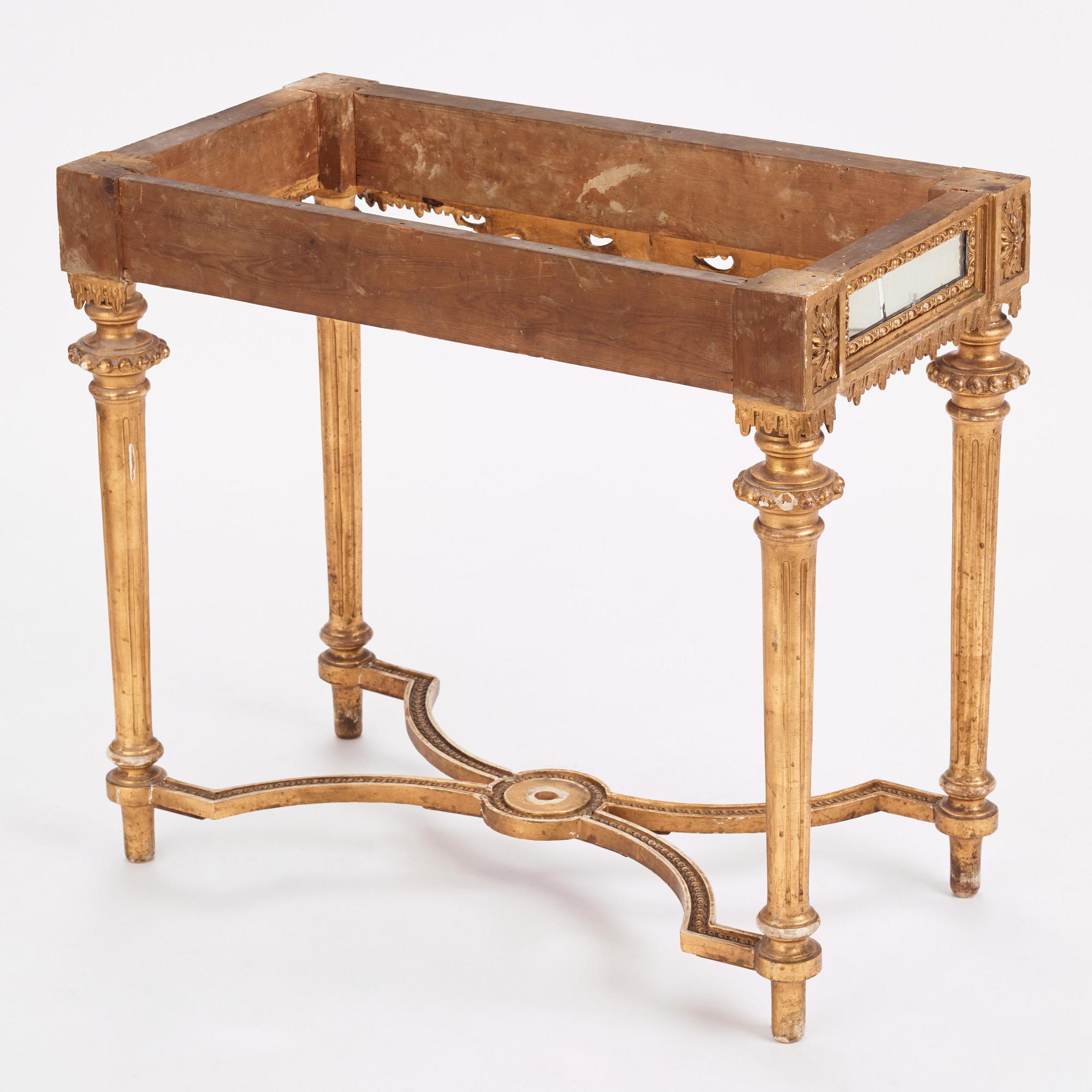 A porhyry stone top from Älvdalens porfyrverk, early 19th century.