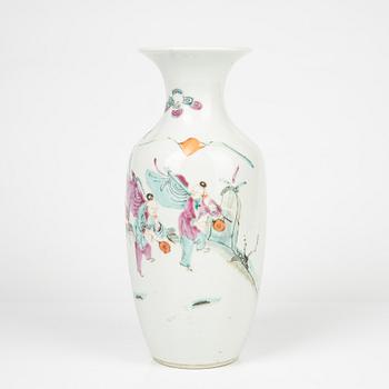 Vas, porslin, Kina, 1800-tal.