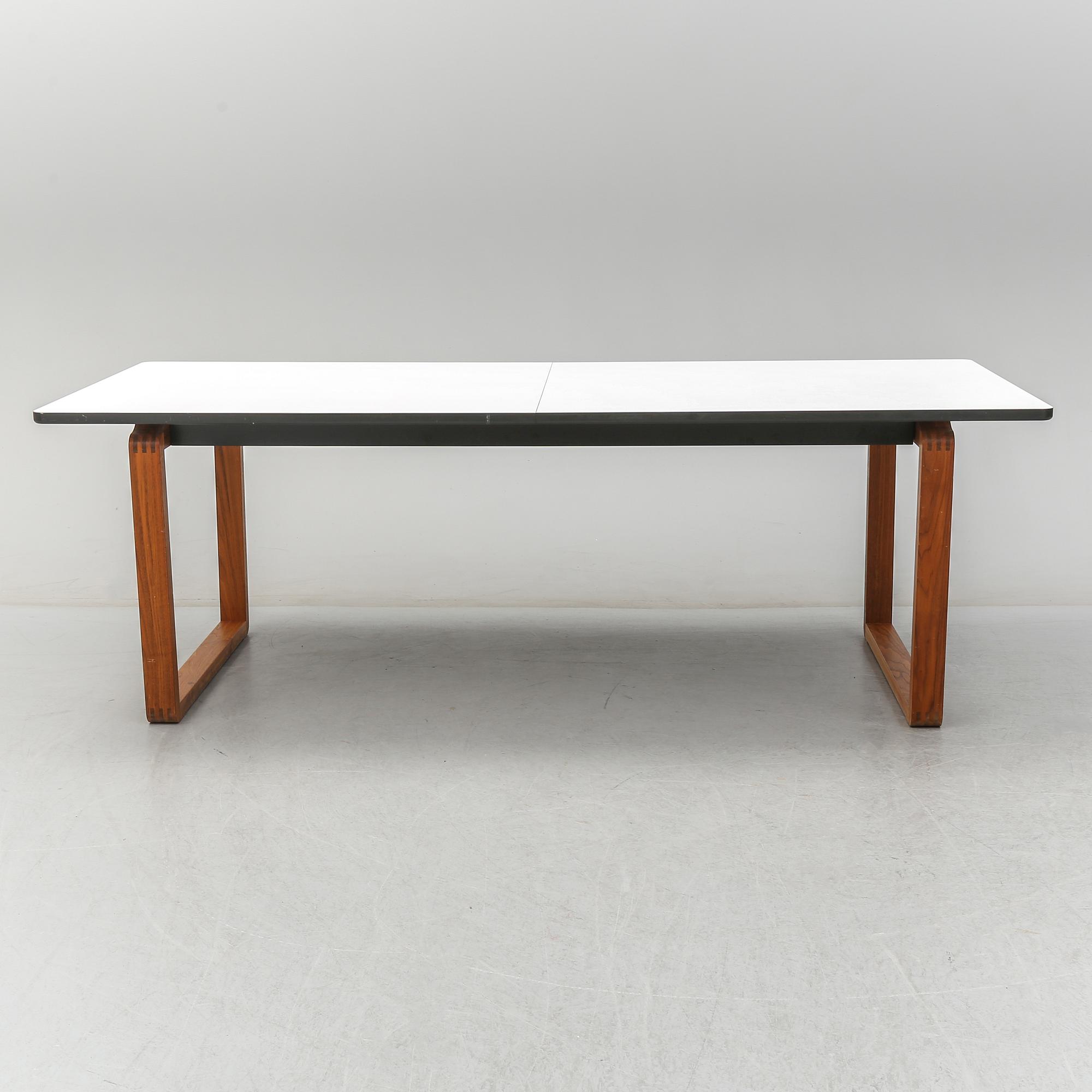 GLISMAND & RÜDIGER, matbord, "DT 20" från Bolia.