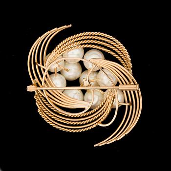BROSCH, 14k med odlade pärlor. Vikt ca 15g.