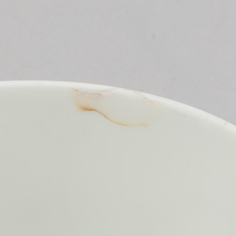 A DANISH PORCELAIN TEA SET, 22 pieces, "Musselmalet", Royal Copenhagen.