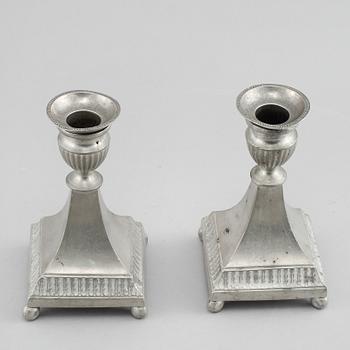 LJUSSTAKAR, ett par, tenn, Gustaf Adolf Bergman, Kristianstad, 1800-tal.