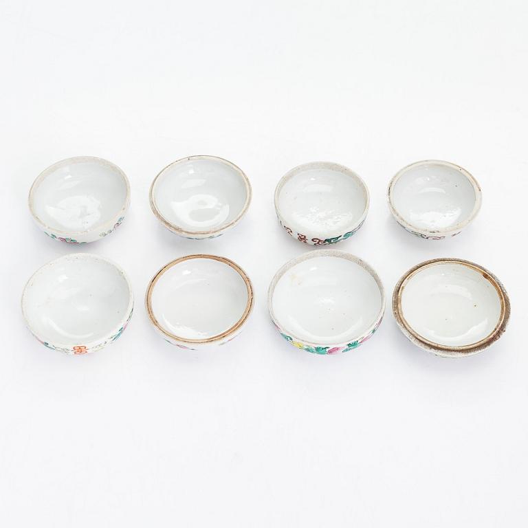 Dosor, 4 st, porslin, Kina 1900-talets första hälft.