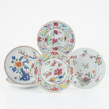 A set of five famille rose dishes, Qing dynasty, 18th Century.