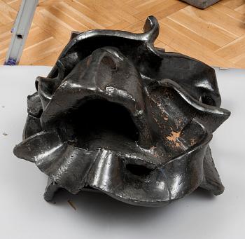 A Hertha Hillfon glazed stoneware sculpture.