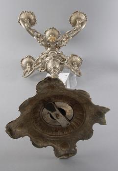 KANDELABRAR, ett par, metall, nyrokokostil.