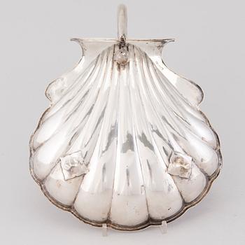 A RUSSIAN SILVER BREAD BASKET, Moscow 1871, makers mark М.Ш.