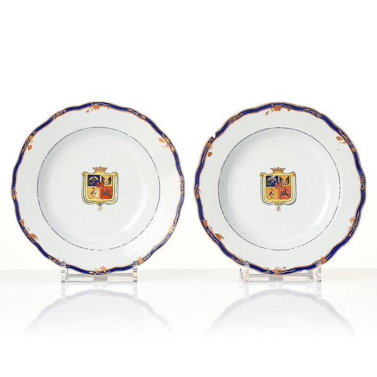 A set of 8 Chinese Export armorial soup dishes, Qing dynasty, circa 1790's.
