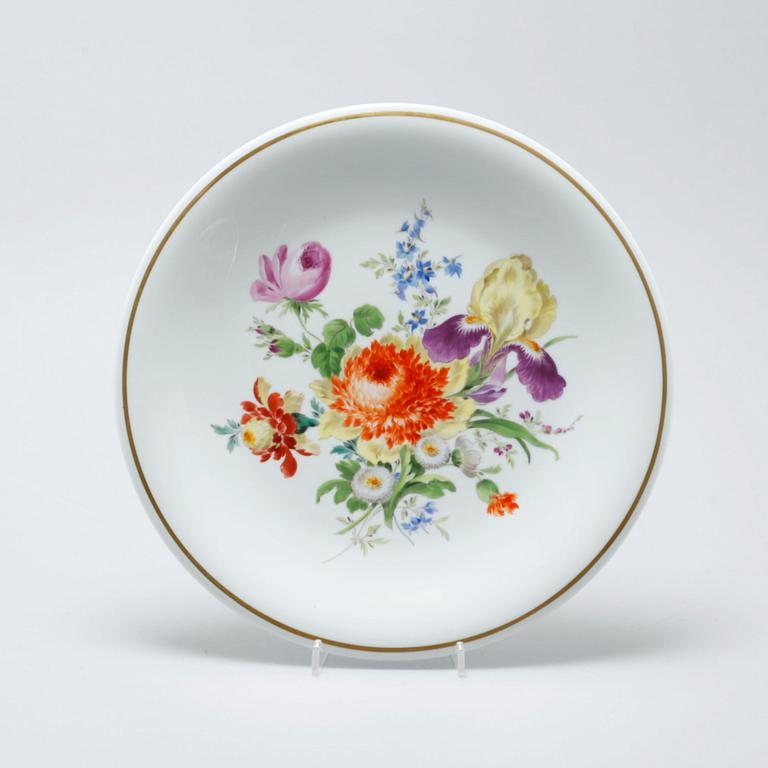 A Meissen porcelian plate from the latter half of the 20th century.