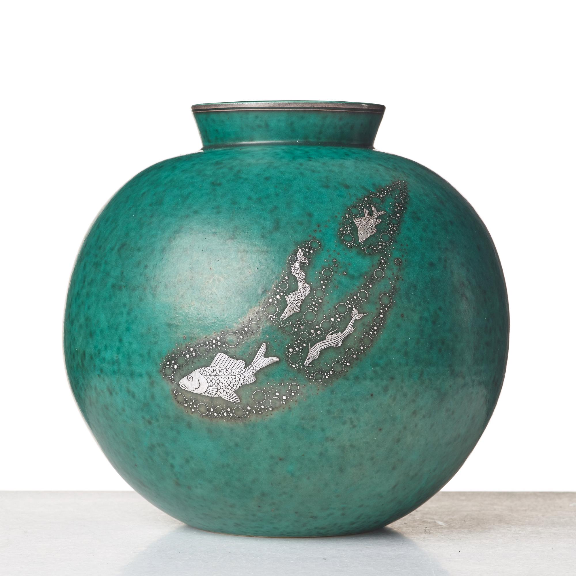 Wilhelm Kåge, a stoneware "Argenta" vase, Gustavsberg, Sweden 1949.