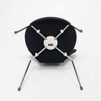 Arne Jacobsen, a set of six 'Series 7' chairs from Fritz Hansen, 21st Century.
