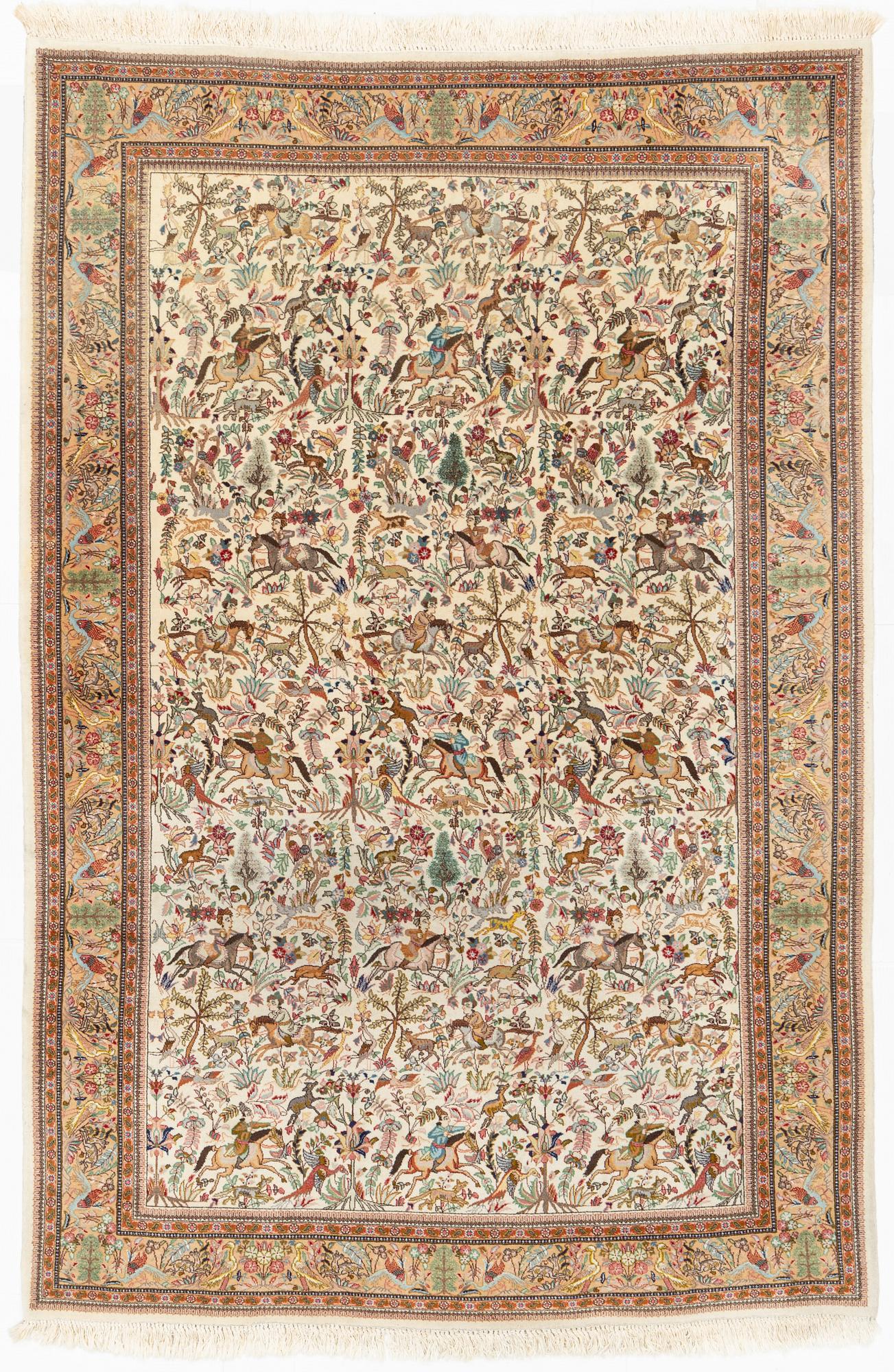 A Tabriz carpet, 270 x 180 cm.