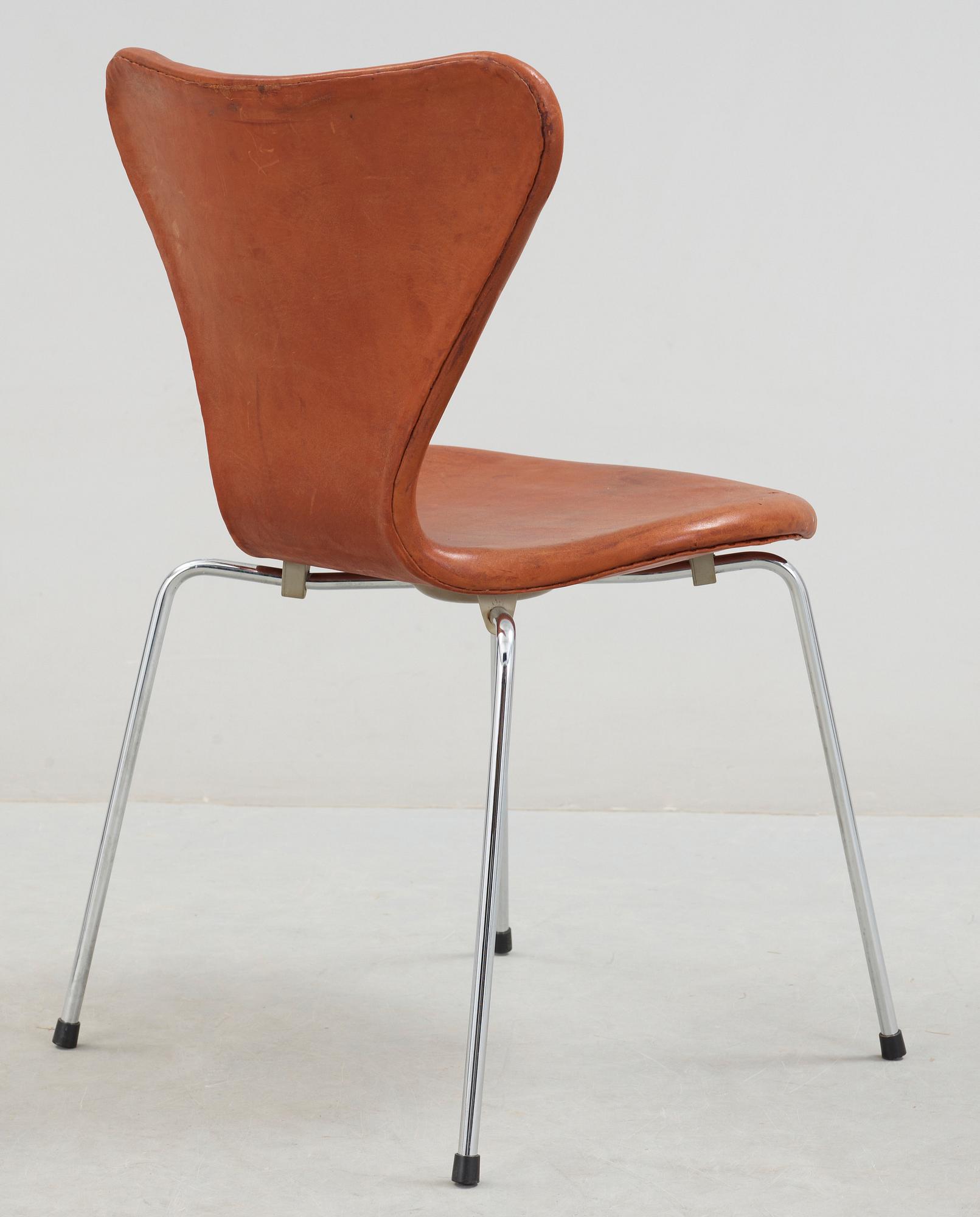STOL, "Sjuan", Arne Jacobsen, Fritz Hansen, formgiven 1955.