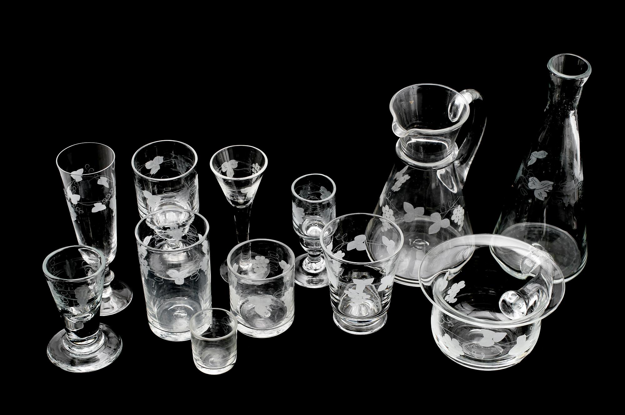 GLASSERVIS, 102 del snarlika, Reijmyre, 1900-talets mitt.