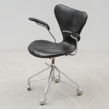 SKRIVBORDSSTOL, "Sjuan", Arne Jacobsen, Fritz Hansen, Danmark 1950-tal. |.