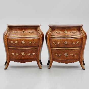 Byråer, ett par, av Johan Neijber (mästare i Stockholm 1768-1795), Rokoko.
