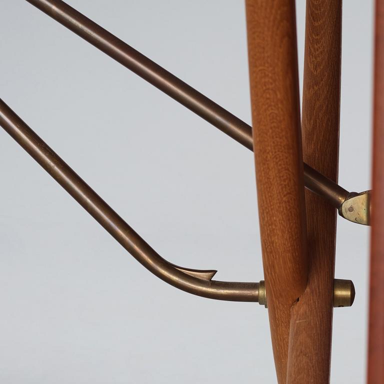 Hans J. Wegner, bord med klaffar "AT-304", teak och ek, Andreas Tuck, Danmark 1950-60-tal.