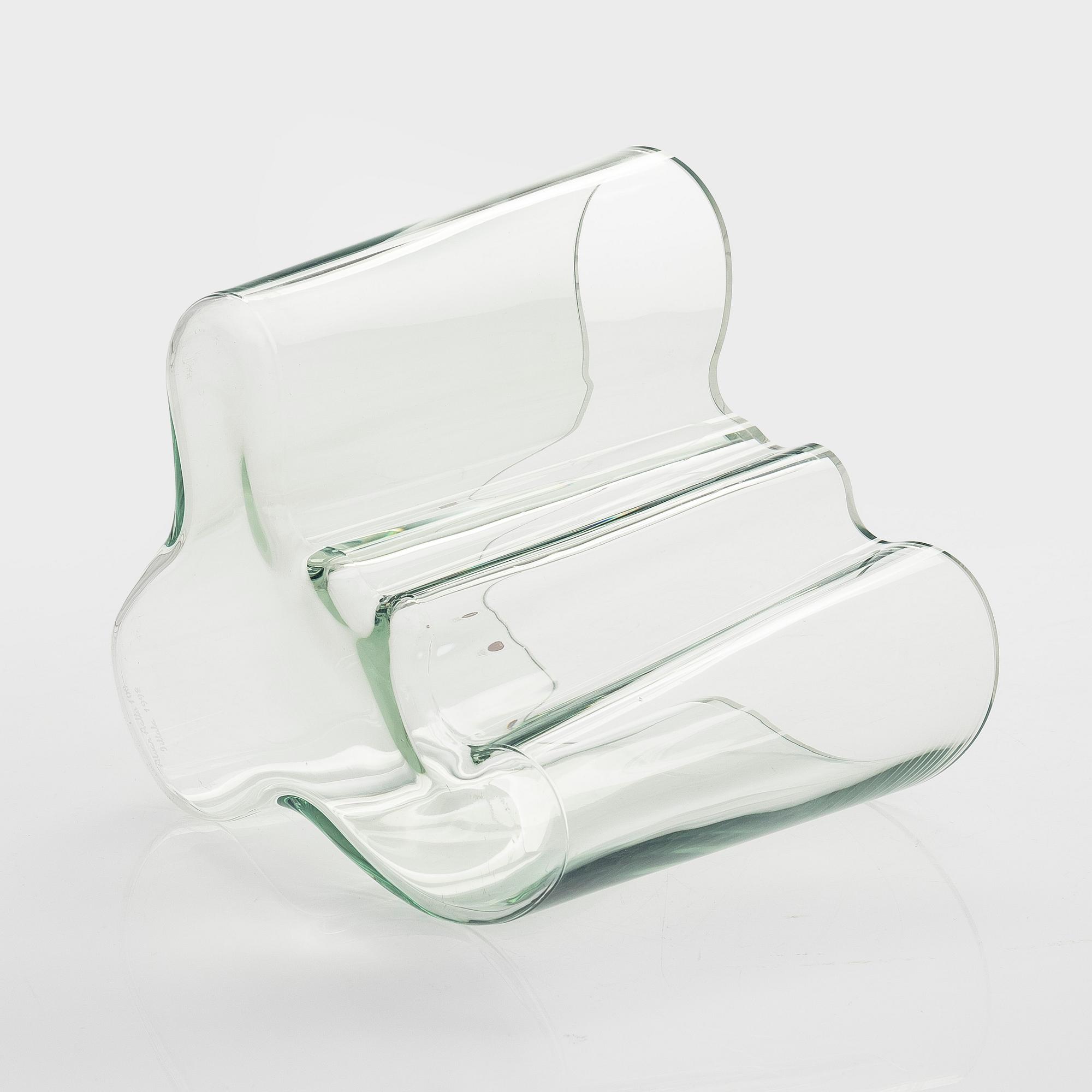 Alvar Aalto, A '3030' vase signed, Alvar Aalto 100 Iittala 1998.