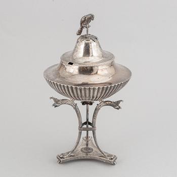 Adolf Zethelius, sockerskålar, 2 st snarlika, silver, Stockholm 1812 + 1819.