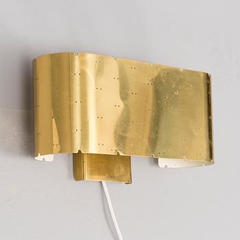 PAAVO TYNELL, A WALL LIGHT, 9460. Manufactured by Oy Taito Ab, late 1940s.