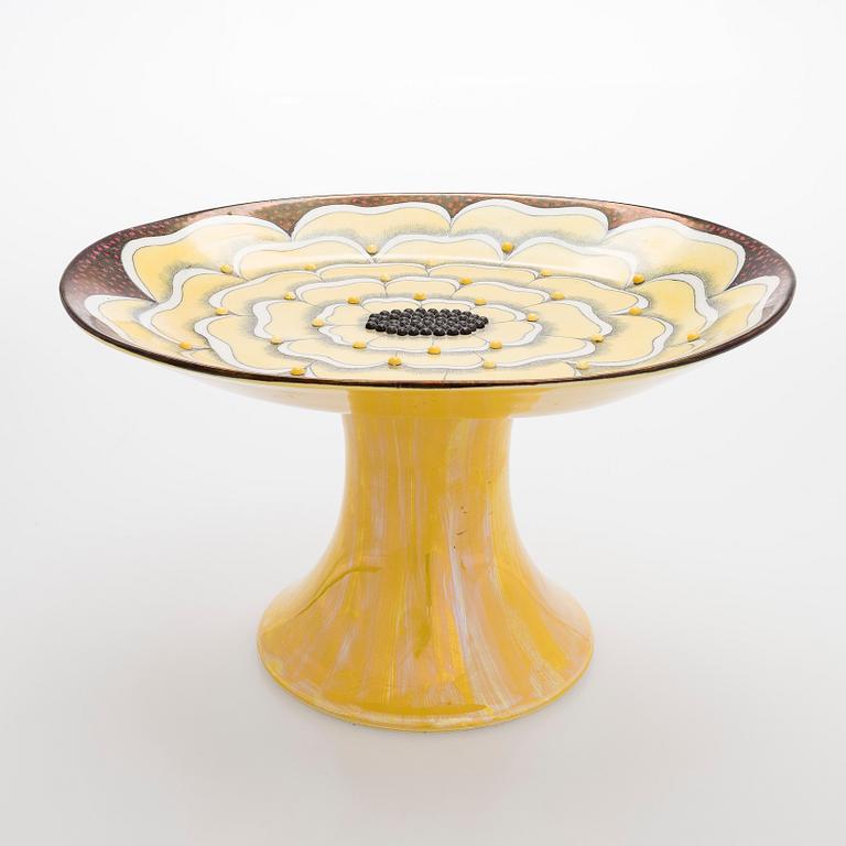 Birger Kaipiainen, a footed 'Florence´ ceramic dish, marked Birger Kaipiainen, Arabia Finland.