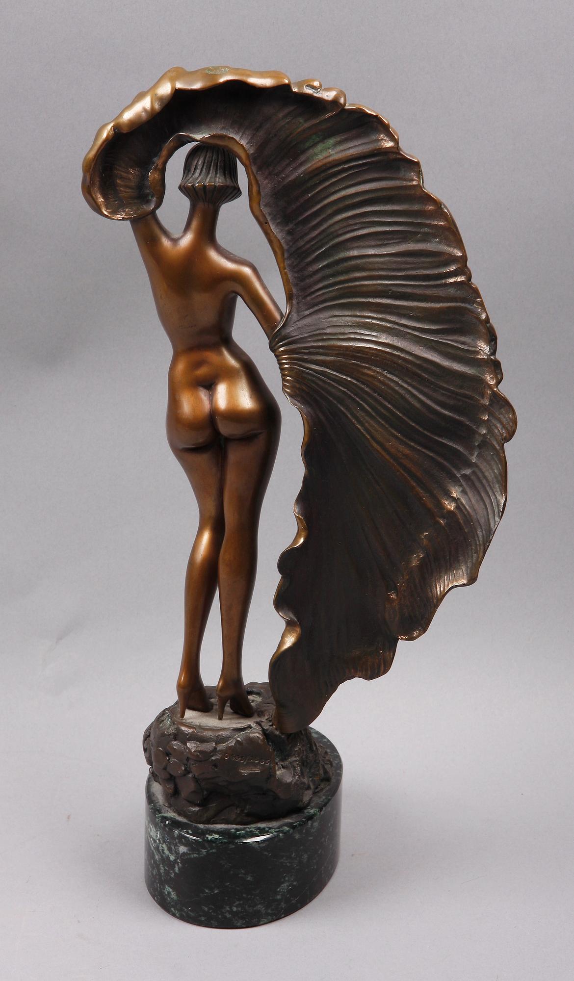 OKÄND KONSTNÄR, skulptur, brons. Otydl sign o numr. Art Deco-stil. 1900-talets andra hälft.