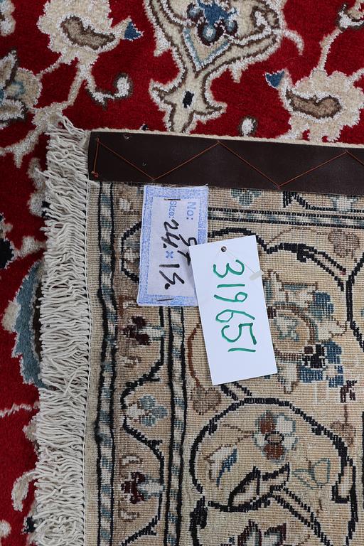 A rug, Nain, part silk, 9 LAA, ca 240 x 150 cm.
